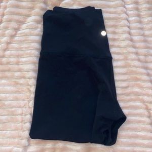 Black 23 inch cropped Lululemon leggings